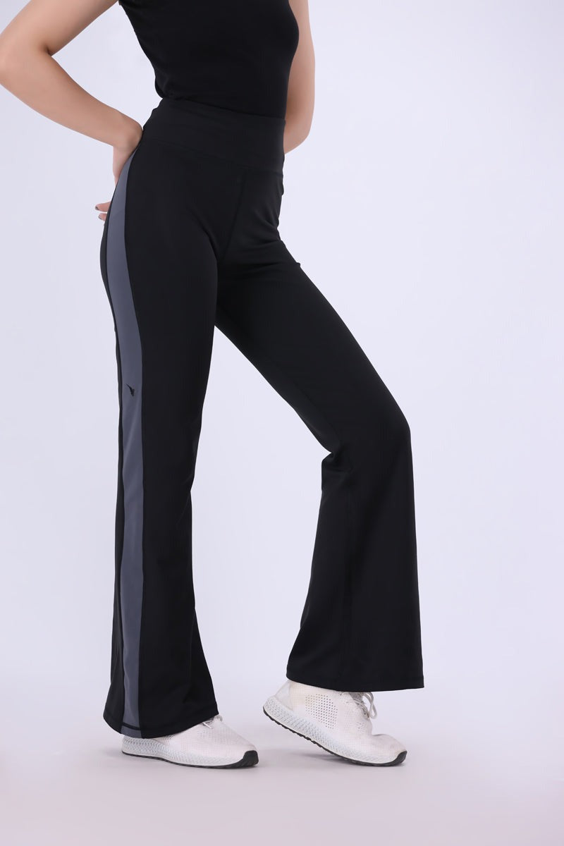 Aguila Women's Sleekflare Pant